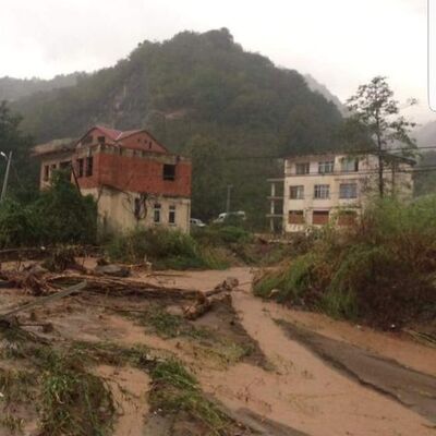 Trabzon'u sel vurdu! Meteorolojiden yeni uyarı