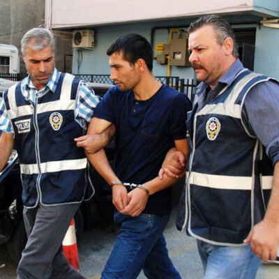 Mahkemeyi karıştıran hareket! Onlara dönüp...