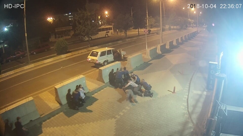 Karakol önünde ortalık karışmıştı! İşte o anlar