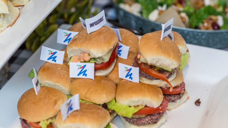 Hamburgeri et yerine sebzeden üretti