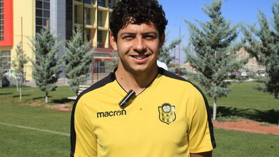 "Oynadığım mevkiye kolay adapte oluyorum"