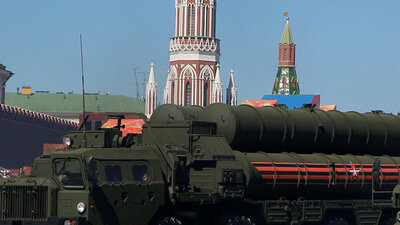 ABD'nin tehditlerine rağmen bir ülkeden daha S-400 imzası!