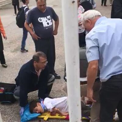 Okul kapısı komaya soktu!