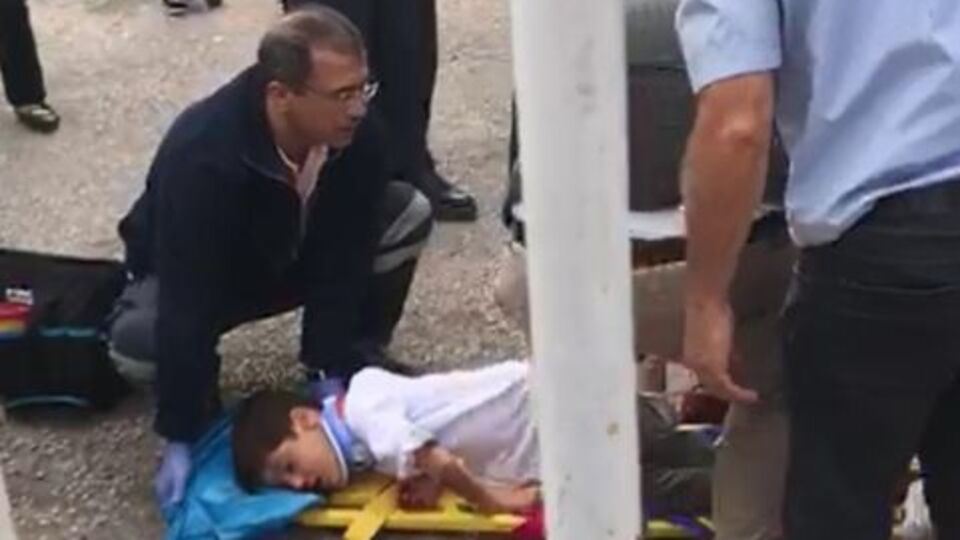 Okul kapısı komaya soktu!