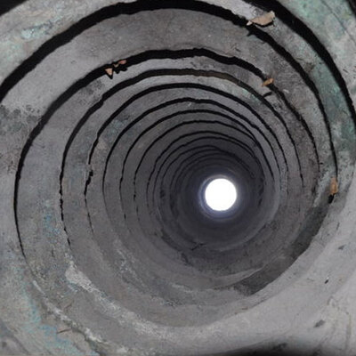 Sultanahmet'te yüzyıllardır duruyor! Önlem alınmazsa yok olacak!