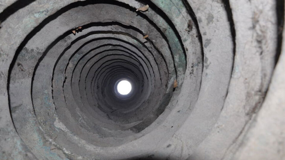 Sultanahmet'te yüzyıllardır duruyor! Önlem alınmazsa yok olacak!