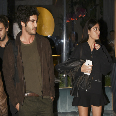 Hazal Kaya'ya sürpriz parti