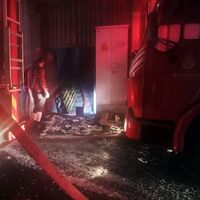 Bayrampaşa'da korkutan fabrika yangını!