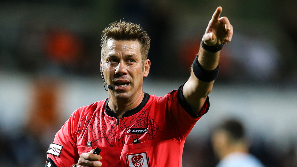 Maçta iki kırmızı VAR!