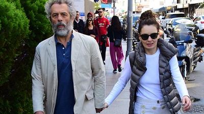 Nil Karaibrahimgil eşiyle yürüyüşte