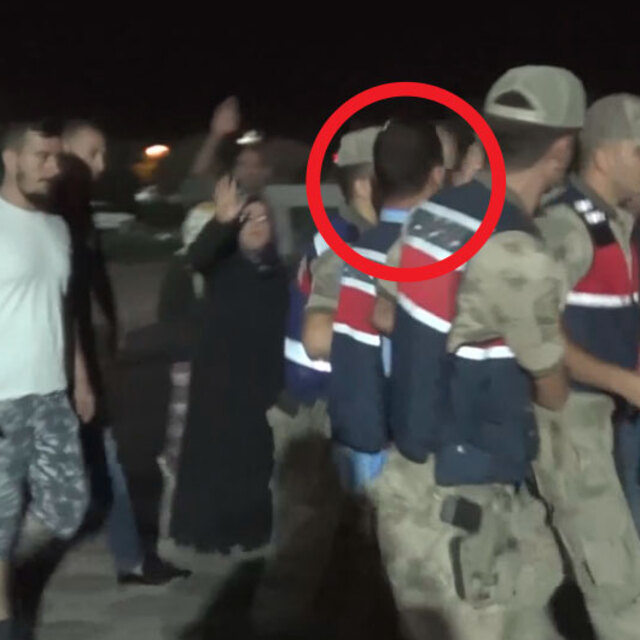 Karısını öldürdü, cezaevine böyle uğurlandı!
