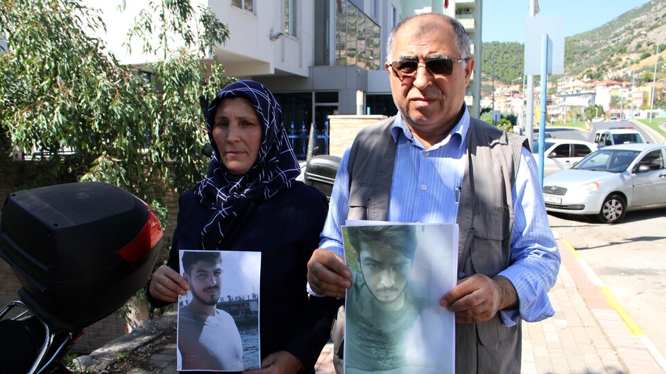 Gurbetçi aile 9 aydır Türkiye'nin her yerinde kayıp oğullarını arıyor