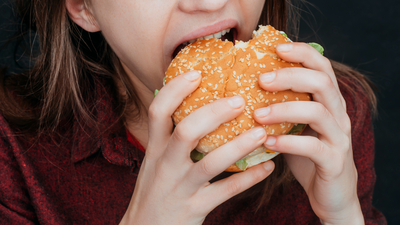 Dikkat! O yedikleriniz beyni 4 günde bozuyor!