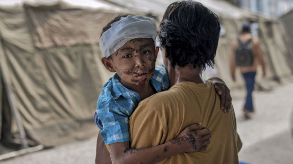 Endonezya'da bilanço artıyor... Ölü sayısı 1763 oldu...