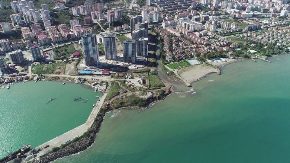 Dere yatağına yapılan o binalar yıkılacak!