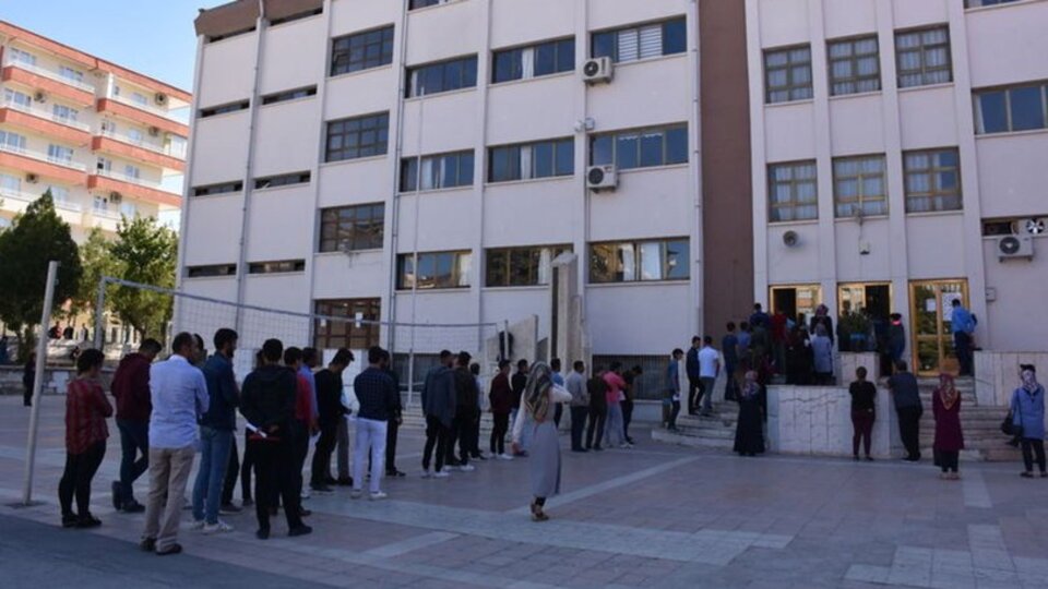 Atatürk'e hakaret ettiği iddia edilen öğretmenle ilgili CHP'den suç duyurusu