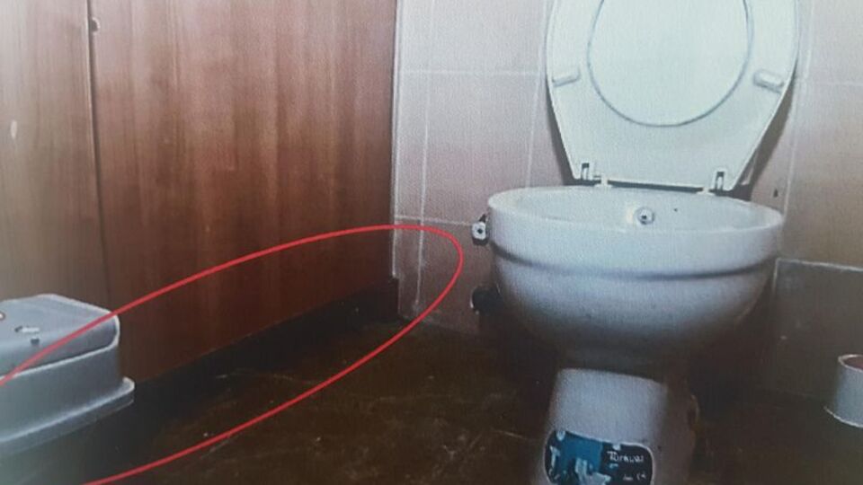 Karargah emniyet subayına, kadın personeli tuvalette görüntülemekten dava