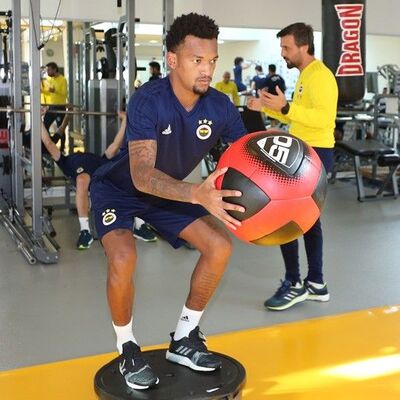 Fenerbahçe, günü çift idmanla geçirdi