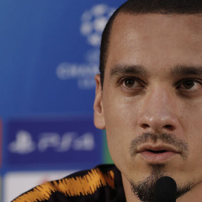 Maicon'a yol göründü!