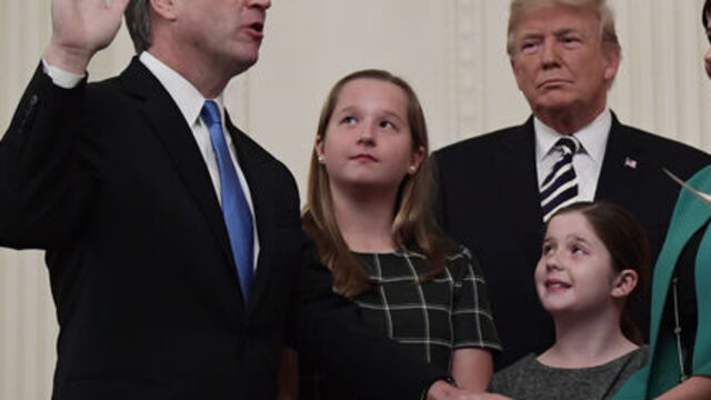 Yemin töreni öncesi Trump'tan özür!