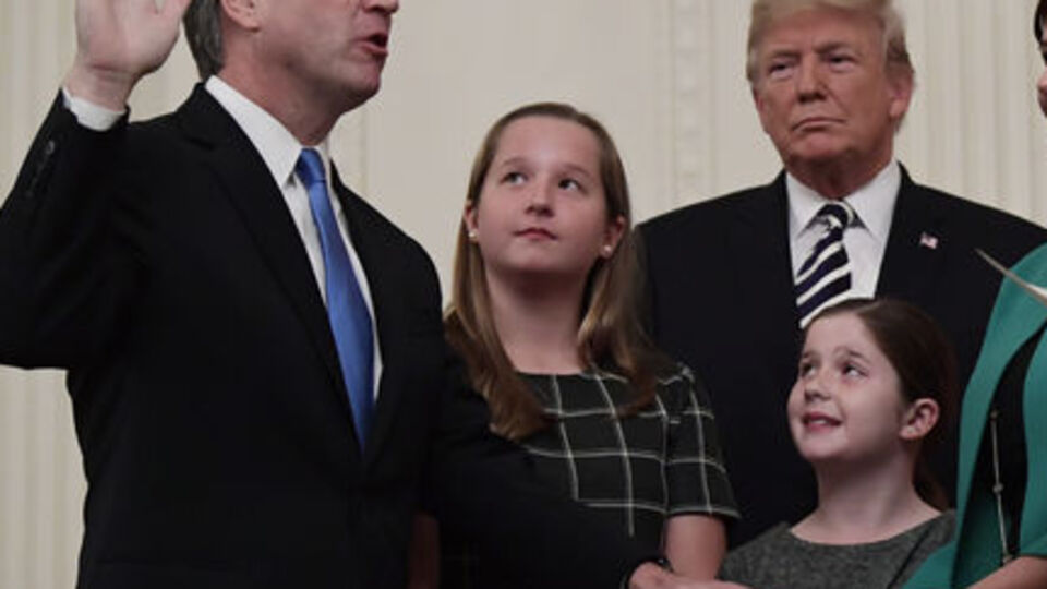 Yemin töreni öncesi Trump'tan özür!