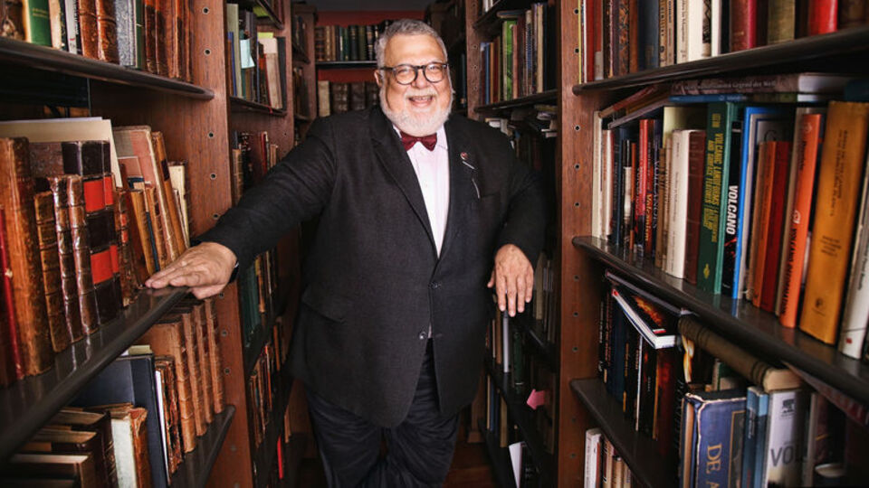 Celal Şengör: Dışkımı yedim!