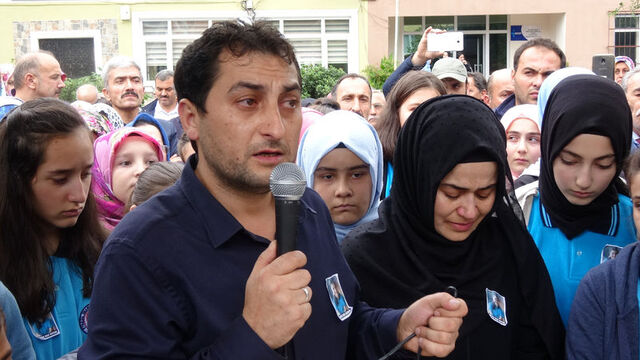 Dediğini yaptı, herkesi topladı! Gözyaşları sel oldu