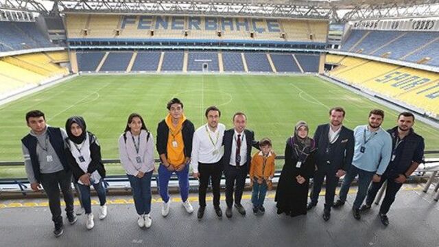 Şehit ve gazi yakınları Ülker Stadı'nı gezdi