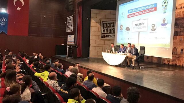 Futbolun Efsaneleri, gençlerle buluştu