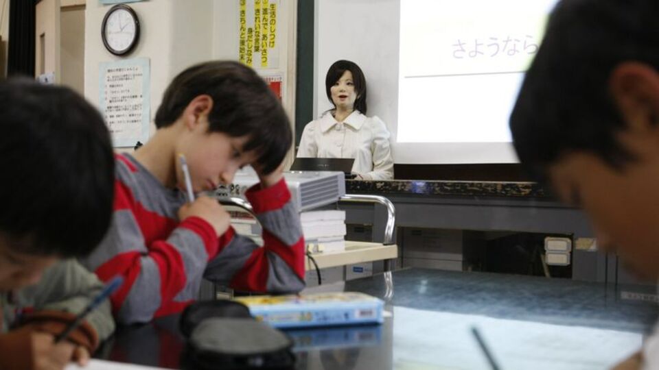 Robot öğretmenler geliyor...