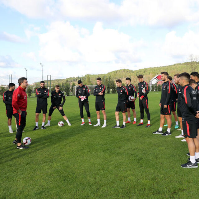 Ümit Milli Futbol Takımı'nda Fransa maçı hazırlıklarına devam etti