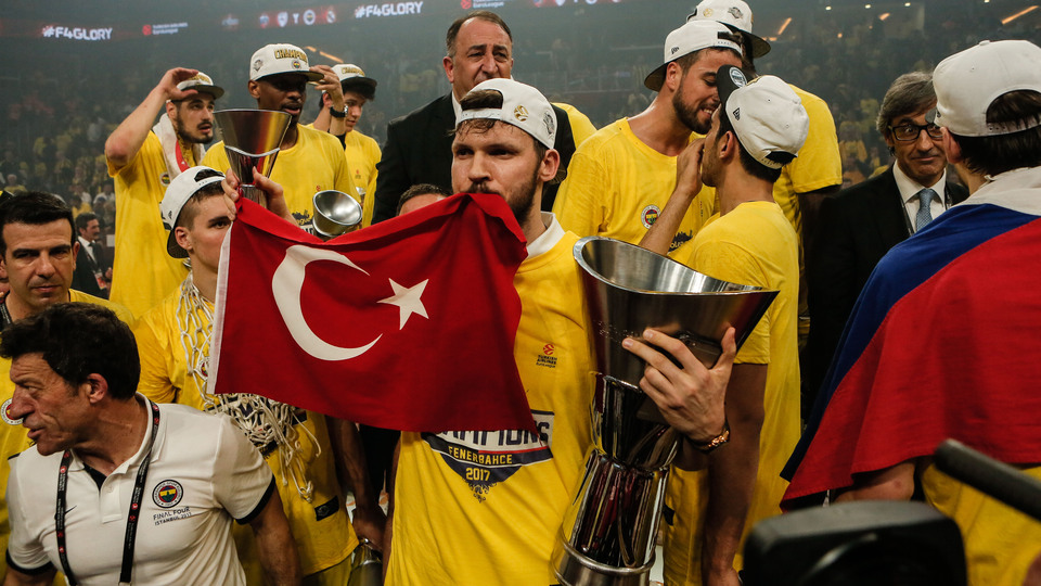 En başarılı Türk takımı Fenerbahçe