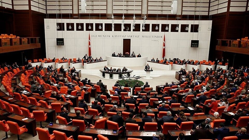 Kalkınma Bankası'nı yeniden yapılandıran teklif kabul edildi