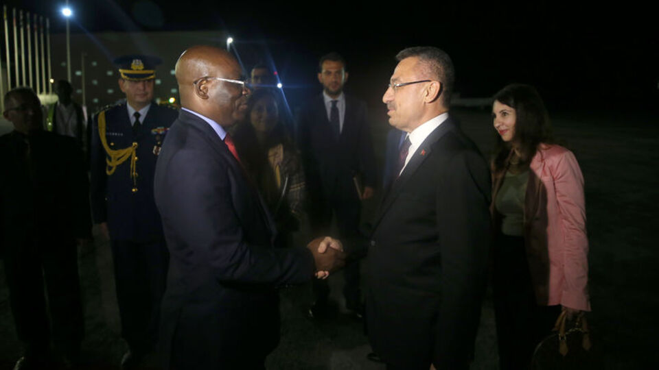 Cumhurbaşkanı Yardımcısı Oktay Ekvator Ginesi'nde