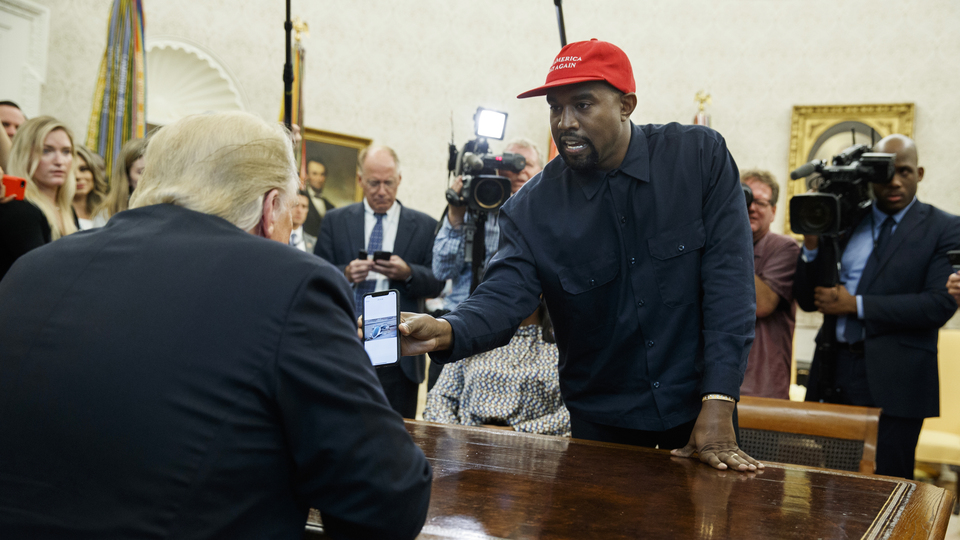 Kanye West Trump'ı bile şaşkına çevirdi!