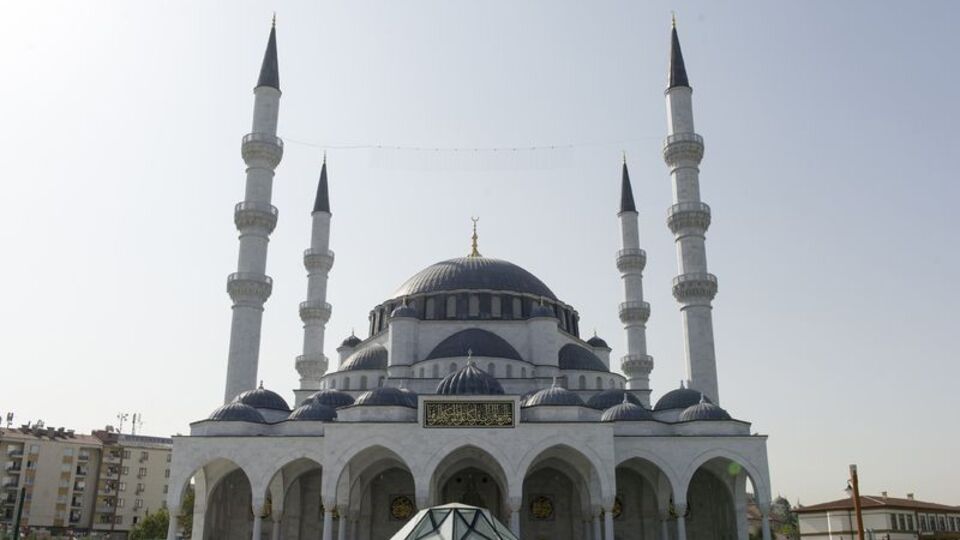 Ankara Cuma namazı saat kaçta?