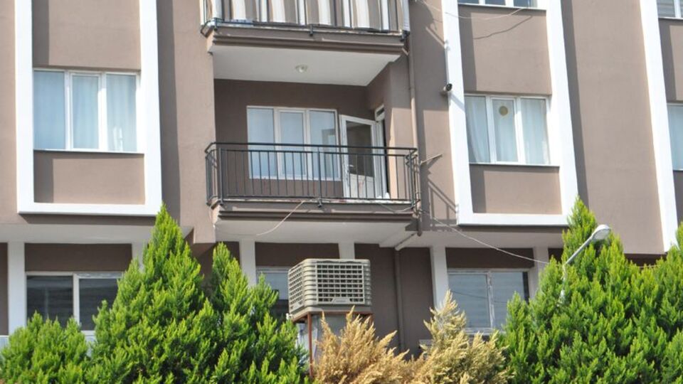 Engelli emekli öğretmen feci şekilde öldürüldü