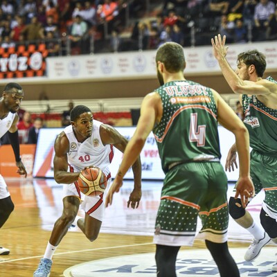 Gaziantep Basketbol, Banvit'i devirdi