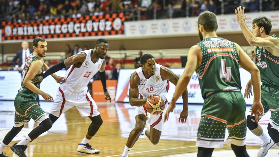 Gaziantep Basketbol, Banvit'i devirdi