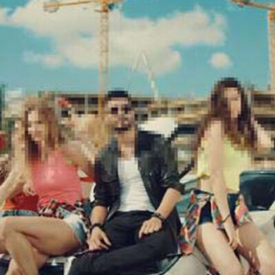 Dolandırıcılık yaptığı çeteyi dolandırıp klip çekti!