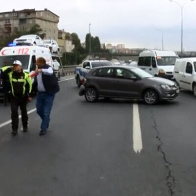 İstanbul TEM'de iki ayrı kaza! Yaralılar var