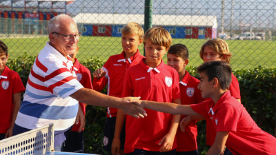 "Yetenekli futbolcu için müfredatta yer açın"