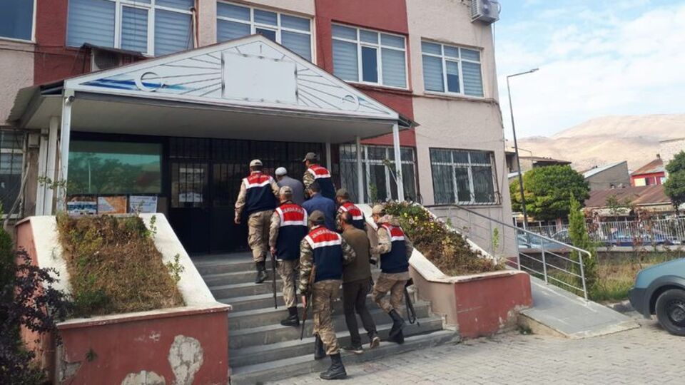 Van'da "şafak" operasyonu: 10 kişi tutuklandı