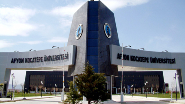 Mahkemeden üniversiteye dil dersi!