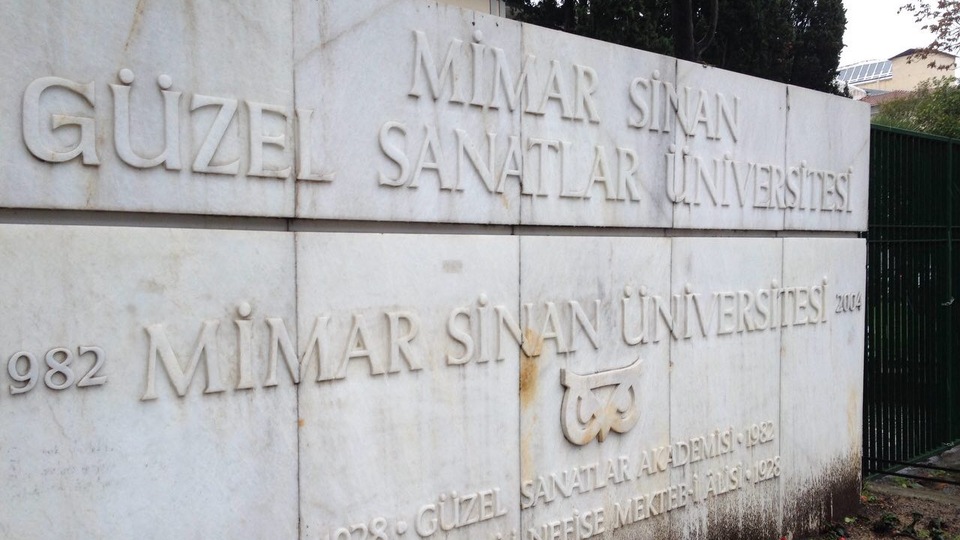 Mimar Sinan Güzel Sanatlar Üniversitesi'nin eski adı ne?