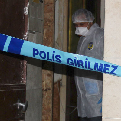 Mühürlenen binada dehşet! Ekipler arama yaparken...