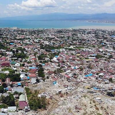 Endonezya'da hayatını kaybedenlerin sayısı 2 bini geçti!