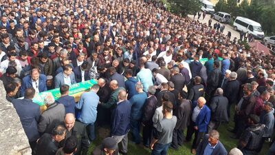 Cenazelerine binlerce insan katıldı!