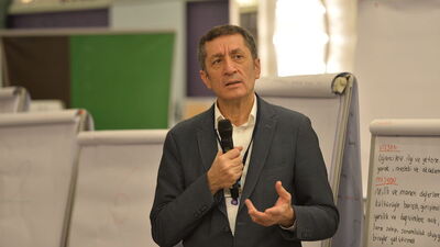 Milli Eğitim Bakanı Selçuk: Çocukları sosyal medyada oyalıyorlar