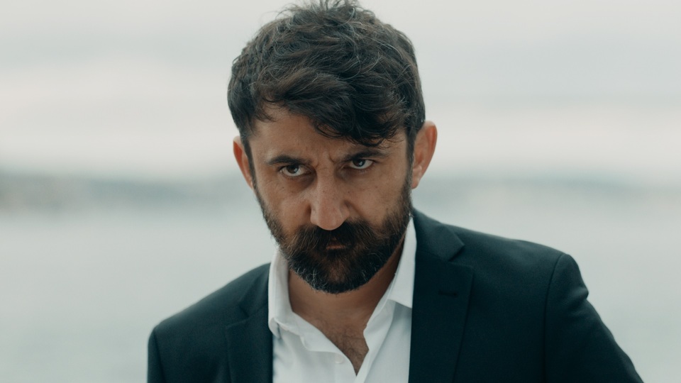 Cumali rehin alınıyor